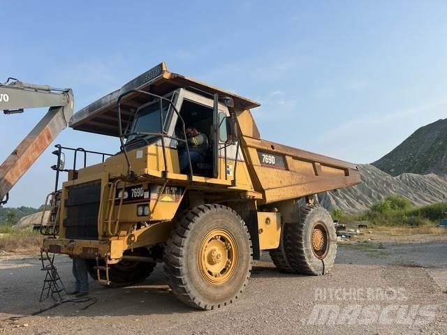 CAT 769D ساحبات مفصلية