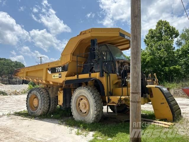 CAT 770 ساحبات مفصلية