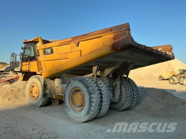CAT 771D ساحبات مفصلية