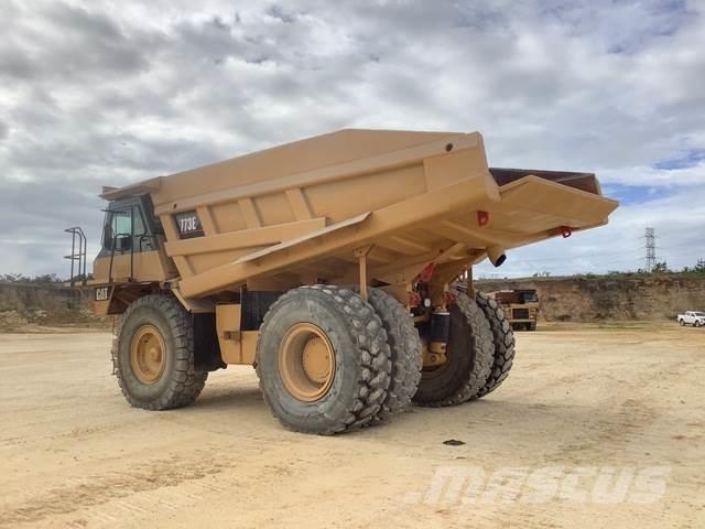 CAT 773E ساحبات مفصلية