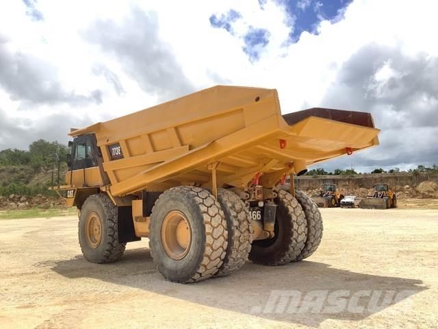 CAT 773E ساحبات مفصلية