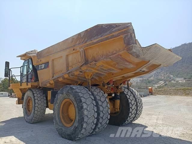 CAT 773F ساحبات مفصلية