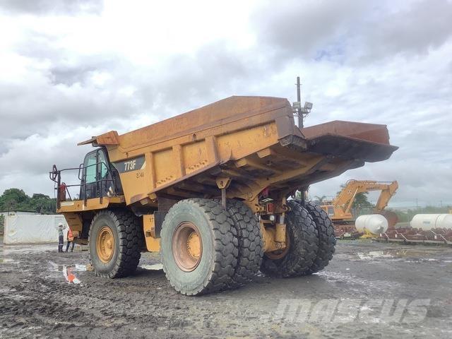 CAT 773F ساحبات مفصلية