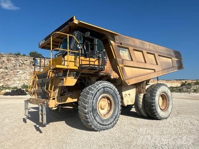 CAT 775D ساحبات مفصلية