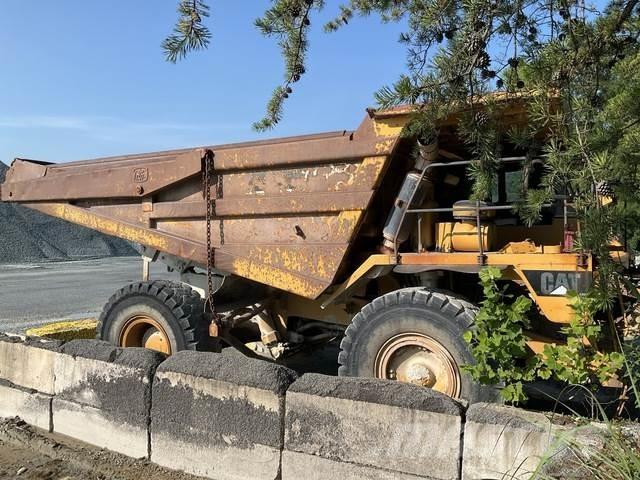 CAT 775D ساحبات مفصلية