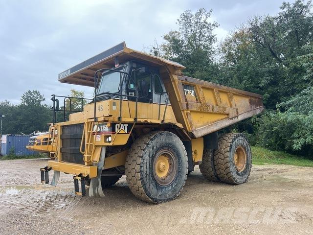 CAT 775D ساحبات مفصلية