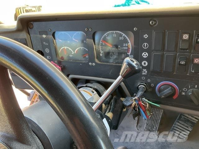 CAT 775E ساحبات مفصلية