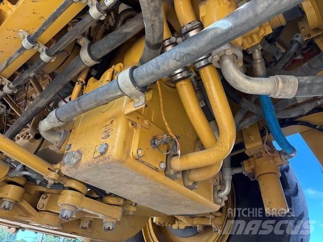 CAT 777 ساحبات مفصلية