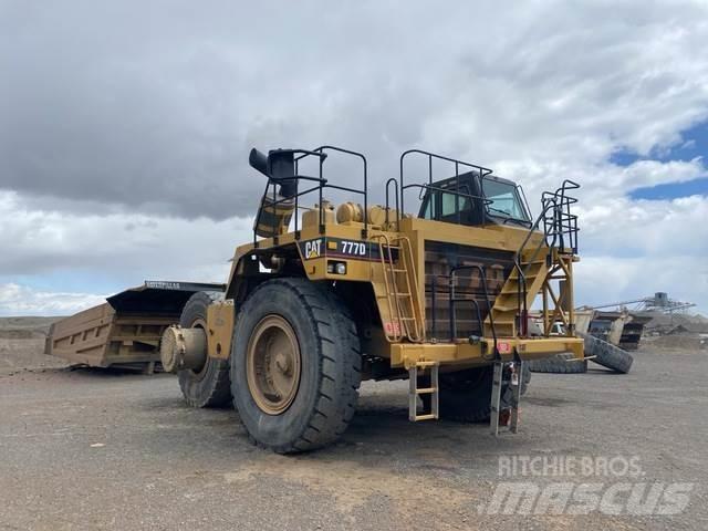 CAT 777D ساحبات مفصلية