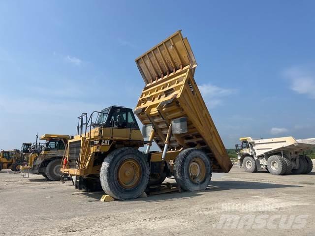 CAT 777D ساحبات مفصلية