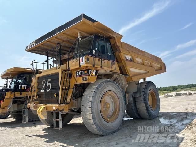 CAT 777D ساحبات مفصلية