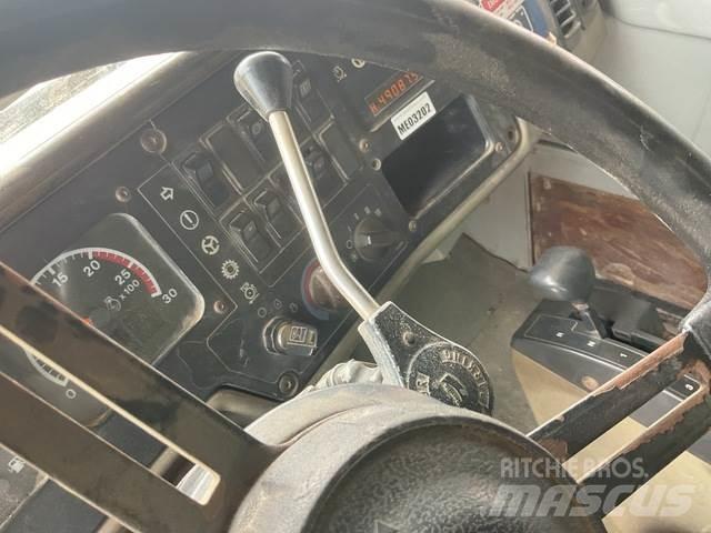 CAT 777D ساحبات مفصلية