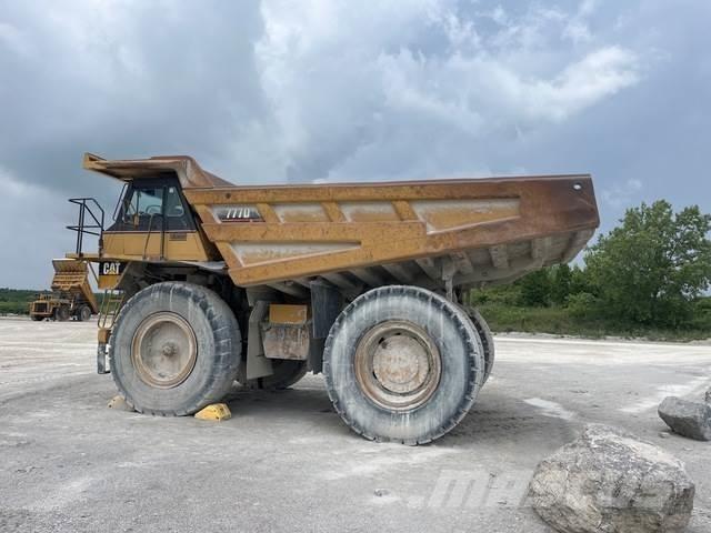 CAT 777D ساحبات مفصلية