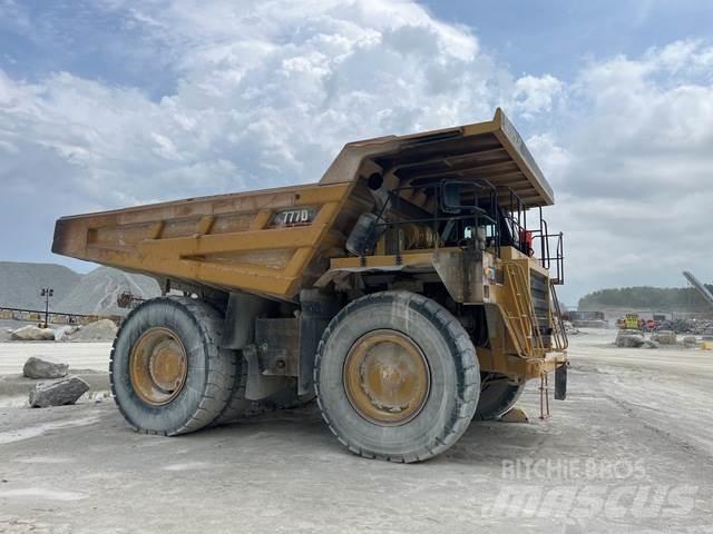 CAT 777D ساحبات مفصلية