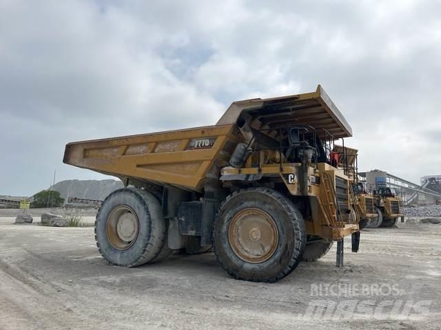 CAT 777D ساحبات مفصلية