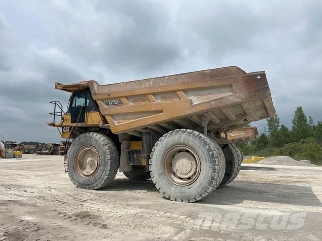 CAT 777D ساحبات مفصلية