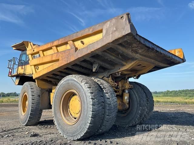 CAT 777D ساحبات مفصلية