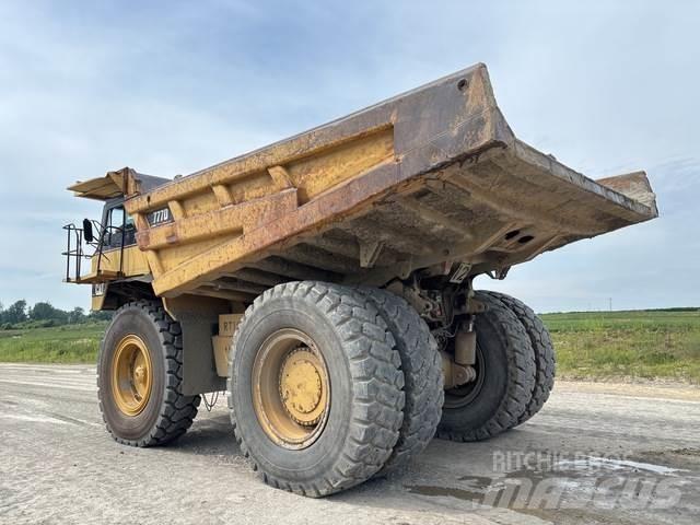 CAT 777D ساحبات مفصلية