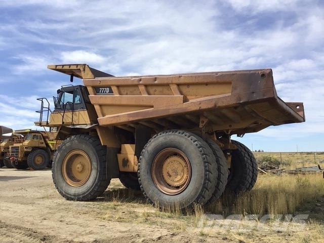 CAT 777D ساحبات مفصلية