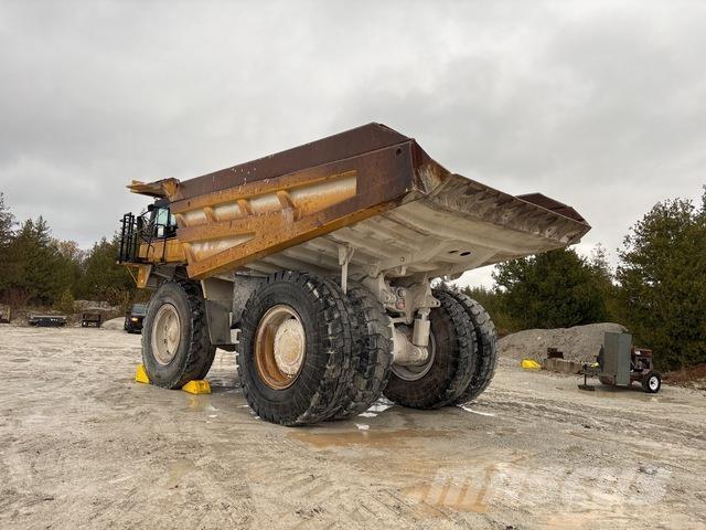 CAT 777D ساحبات مفصلية