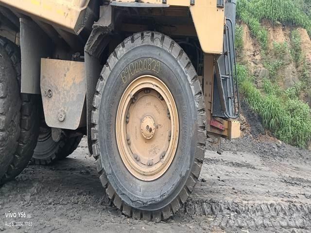 CAT 777E ساحبات مفصلية