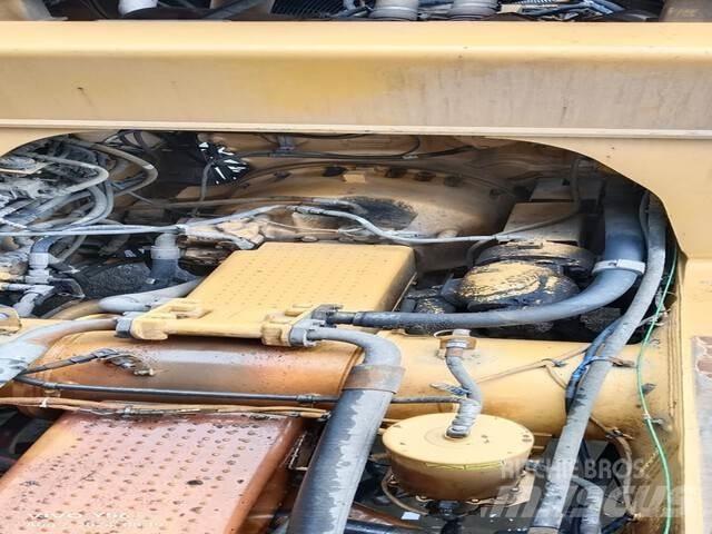 CAT 777E ساحبات مفصلية