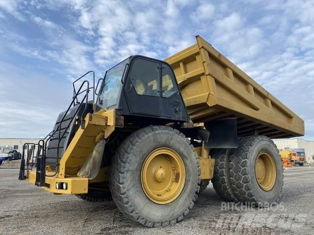 CAT 777F ساحبات مفصلية