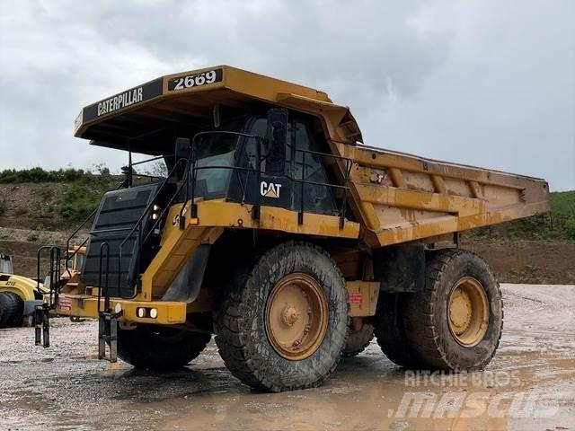 CAT 777F ساحبات مفصلية