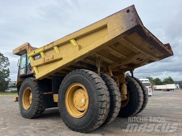 CAT 777F ساحبات مفصلية