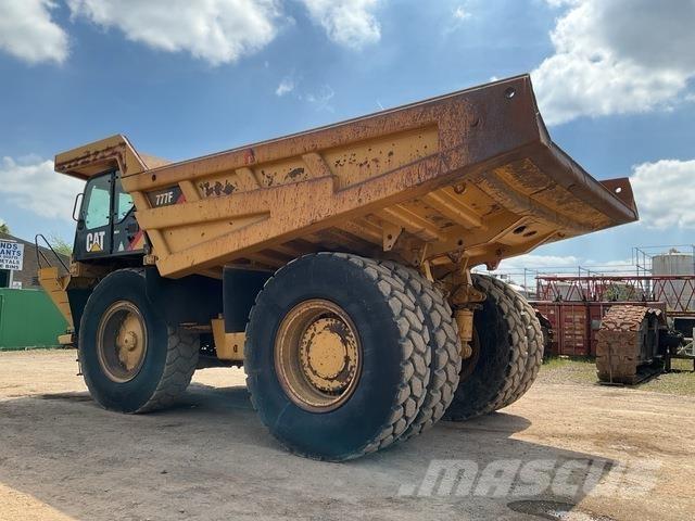 CAT 777F ساحبات مفصلية