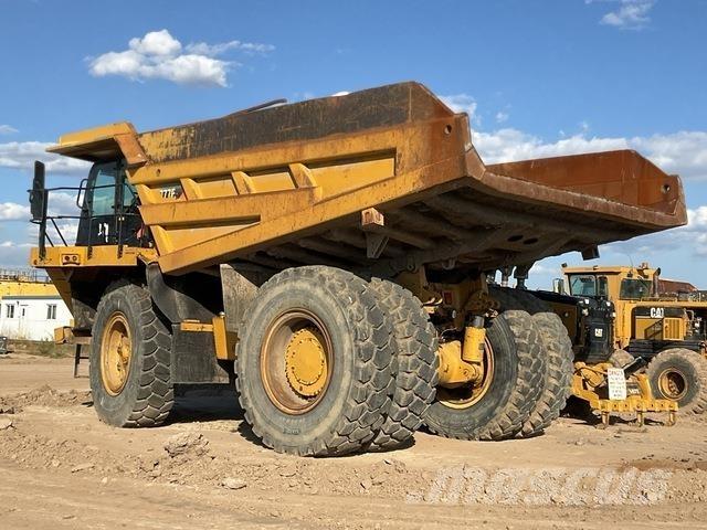 CAT 777F ساحبات مفصلية