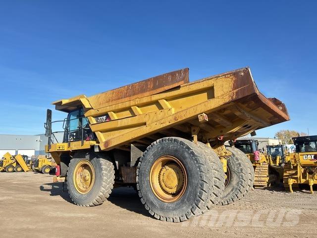 CAT 777F ساحبات مفصلية