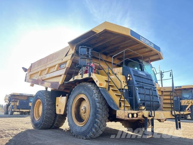 CAT 777F ساحبات مفصلية