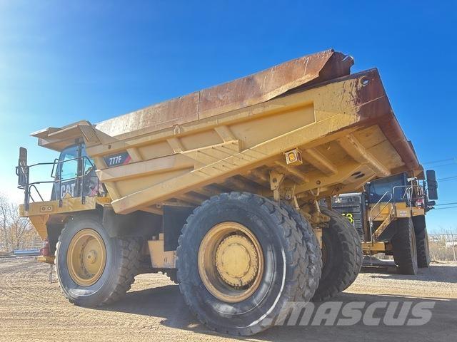 CAT 777F ساحبات مفصلية