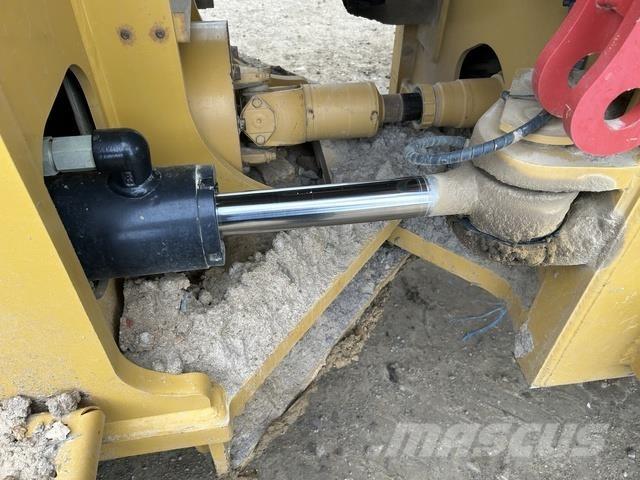 CAT 815 ضاغطات التربة