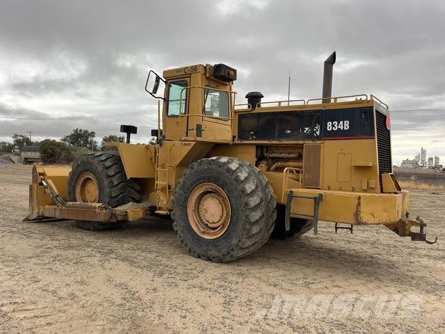 CAT 834B بلدوزرات بعجلات
