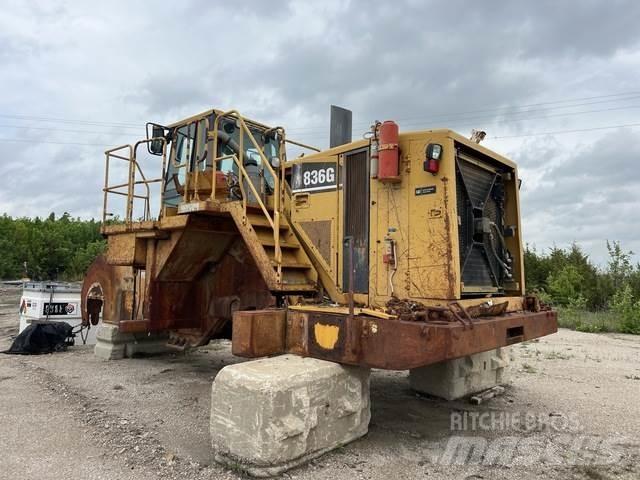 CAT 836G ضاغطات التربة