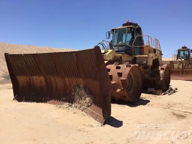 CAT 836G ضاغطات التربة
