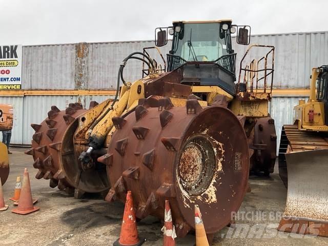 CAT 836G ضاغطات التربة