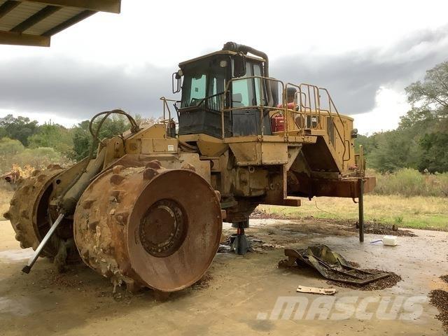 CAT 836H ضاغطات التربة