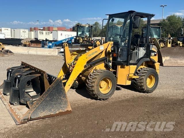 CAT 903C2 لوادر بعجل