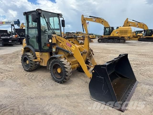 CAT 903D لوادر بعجل