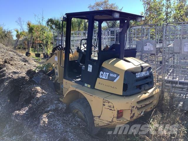 CAT 904B لوادر بعجل