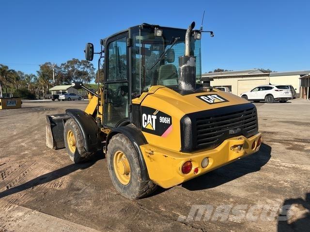 CAT 906H لوادر بعجل