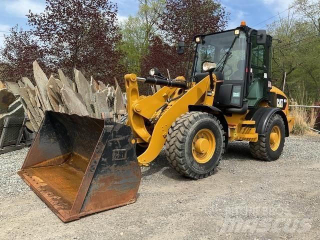 CAT 907H لوادر بعجل