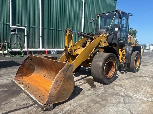 CAT 910K لوادر بعجل