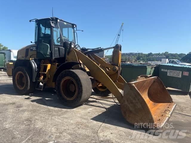 CAT 910K لوادر بعجل