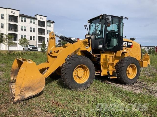 CAT 910M لوادر بعجل