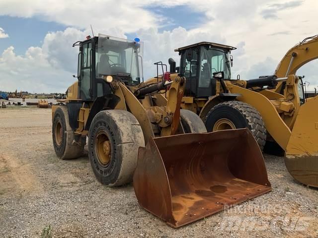 CAT 920 لوادر بعجل