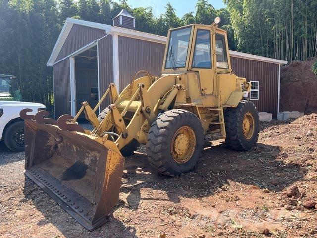 CAT 920 لوادر بعجل